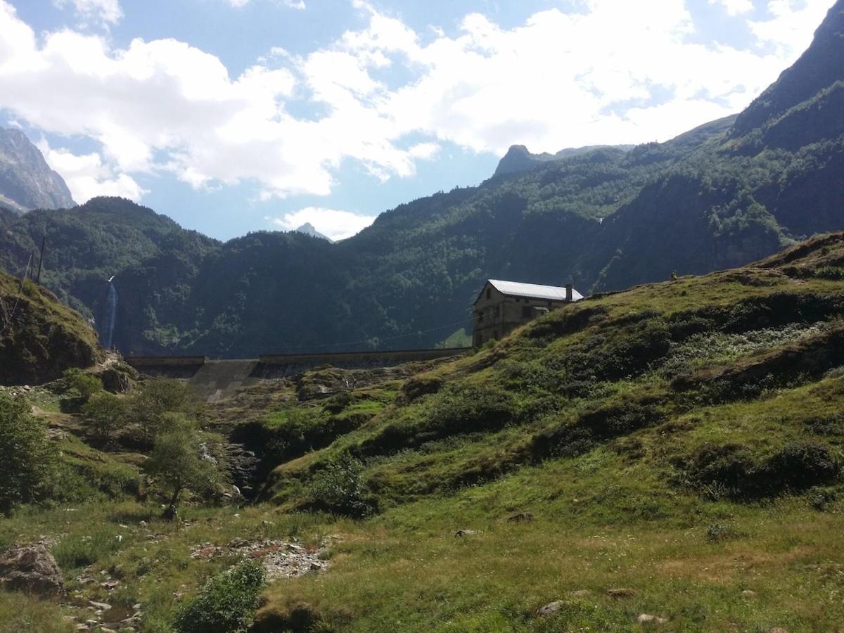 Appartement T2 4 Personnes Wifi Et Climatisation Bagnères-de-Luchon Dış mekan fotoğraf