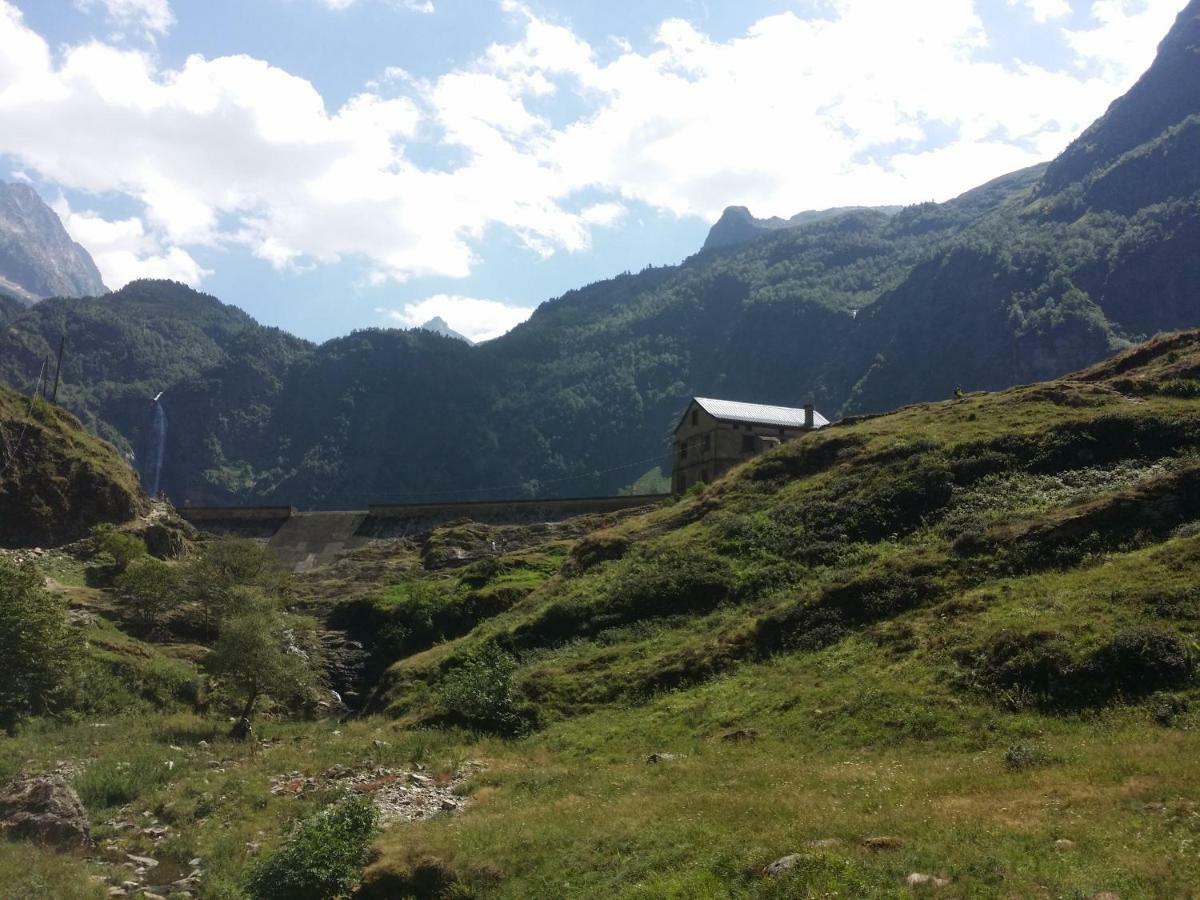 Appartement T2 4 Personnes Wifi Et Climatisation Bagnères-de-Luchon Dış mekan fotoğraf